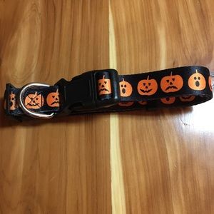 New Halloween Dog Collar 30 to 40 lbs so cute